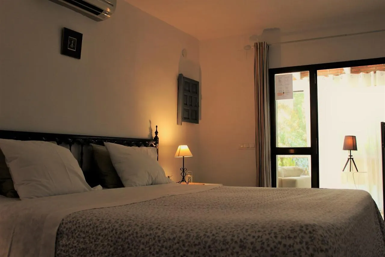 알카우씬 El Nispero Dulce B&B