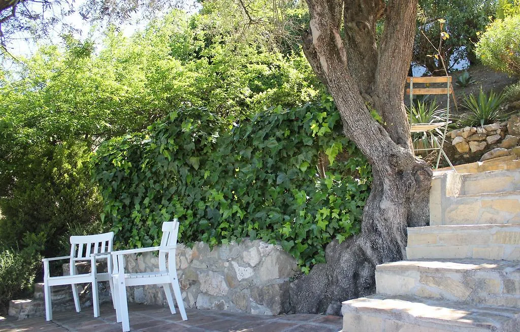 Bed and Breakfast El Nispero Dulce à Alcaucín Couette-café
