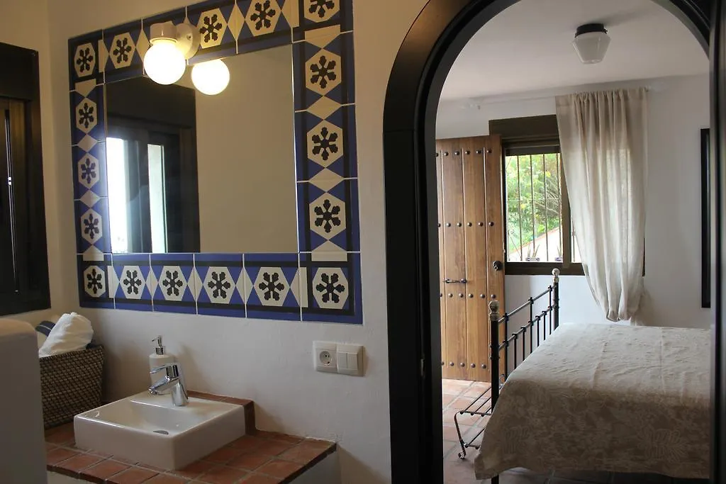 Bed and Breakfast El Nispero Dulce Alcaucín